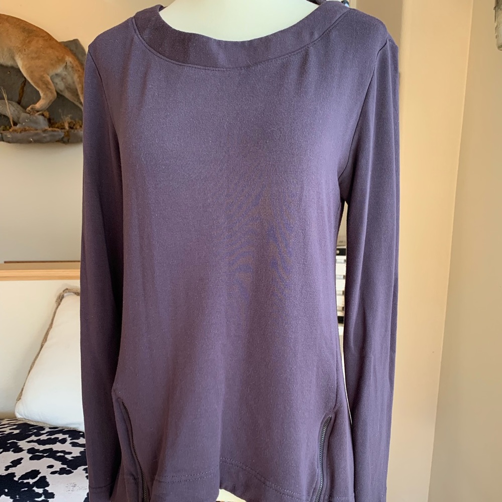 Women’s zip hem sweater